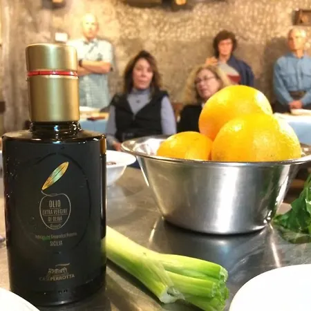 Perrotta Alloggio per agriturismo SantʼAlfio
